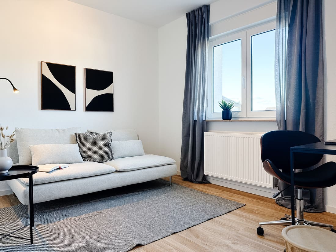 Fix & Flip Miltenberg_Vorher Nachher Home Staging 11 Flexibel nutzbarer Raum im ersten Obergeschoss nach Sanierung und Home Staging
