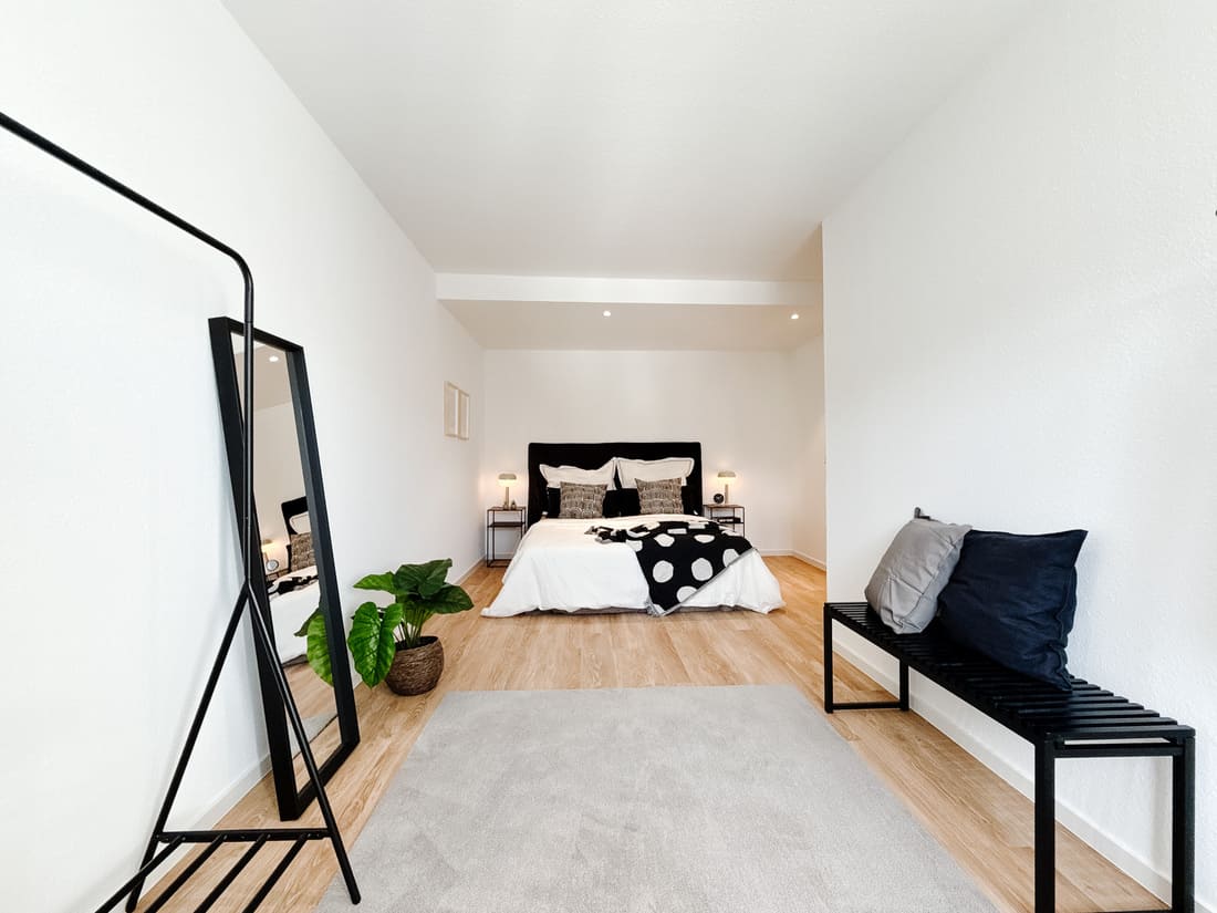 Fix & Flip Miltenberg_Vorher Nachher Home Staging 13 Elternschlafzimmer im zweiten Obergeschoss nach Sanierung und Home Staging