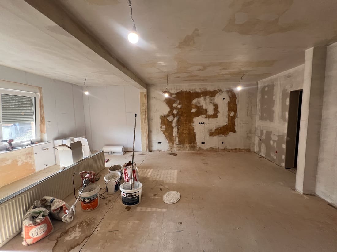 Fix & Flip Miltenberg_Vorher Nachher Home Staging 9 Küchenbereich im 1. Obergeschoss während der Sanierungsarbeiten
