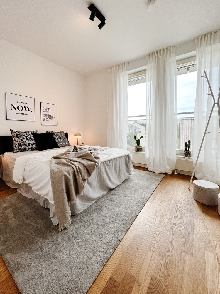 Home Staging mit Skyline Blick. Anja Krohnen Home Staging in Frankfurt. Schlafzimmer