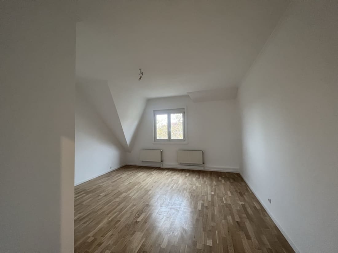 Home Staging Vorher. Büro in Wiesbaden. Anja Krohnen Home Staging.