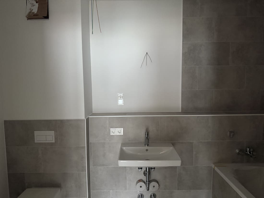 Badezimmer vor dem Home Staging in der Musterwohnung Rosenhöhe Offenbach im ursprünglichen Zustand