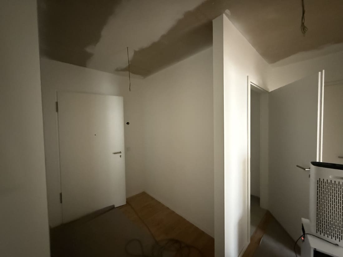 Eingangsbereich und Flur vor dem Home Staging in der Musterwohnung Rosenhöhe Offenbach im ursprünglichen Zustand