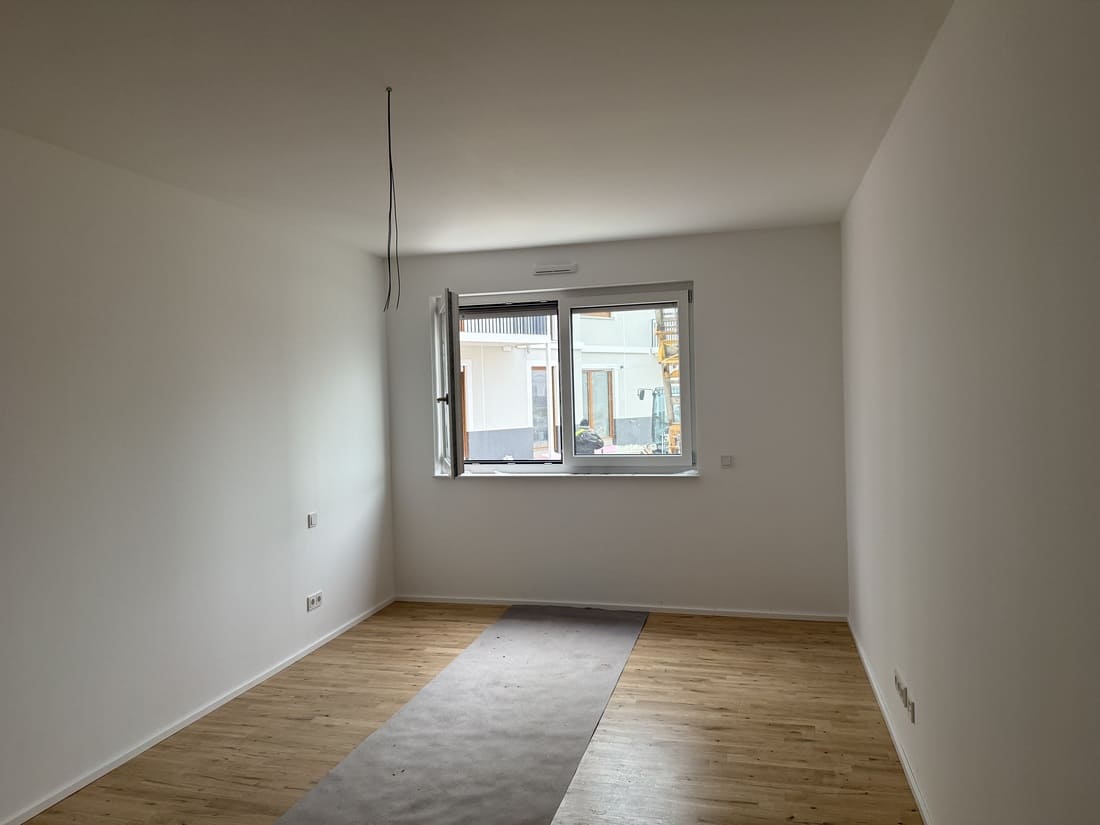 Schlafzimmer vor dem Home Staging in der Musterwohnung Rosenhöhe Offenbach im ursprünglichen Zustand