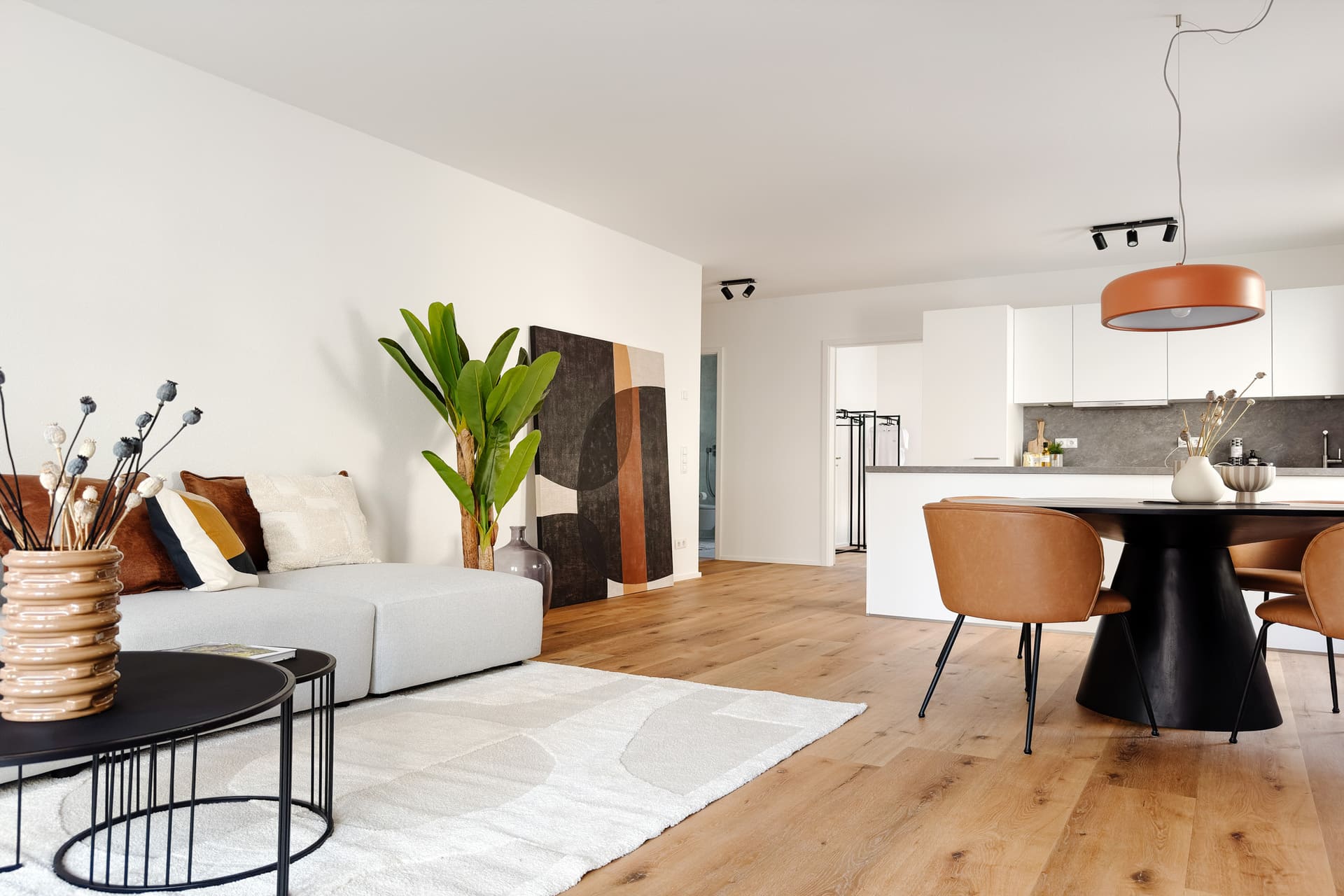 Wohn- und Esszimmer nach Home Staging – stilvoll eingerichtet von Anja Krohnen in Heidelberg