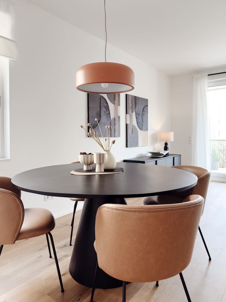Musterwohnung Heidelberg_VorherNachher16 Detailaufnahme Esstisch im Wohn- und Essbereich nach Home Staging in Heidelberg