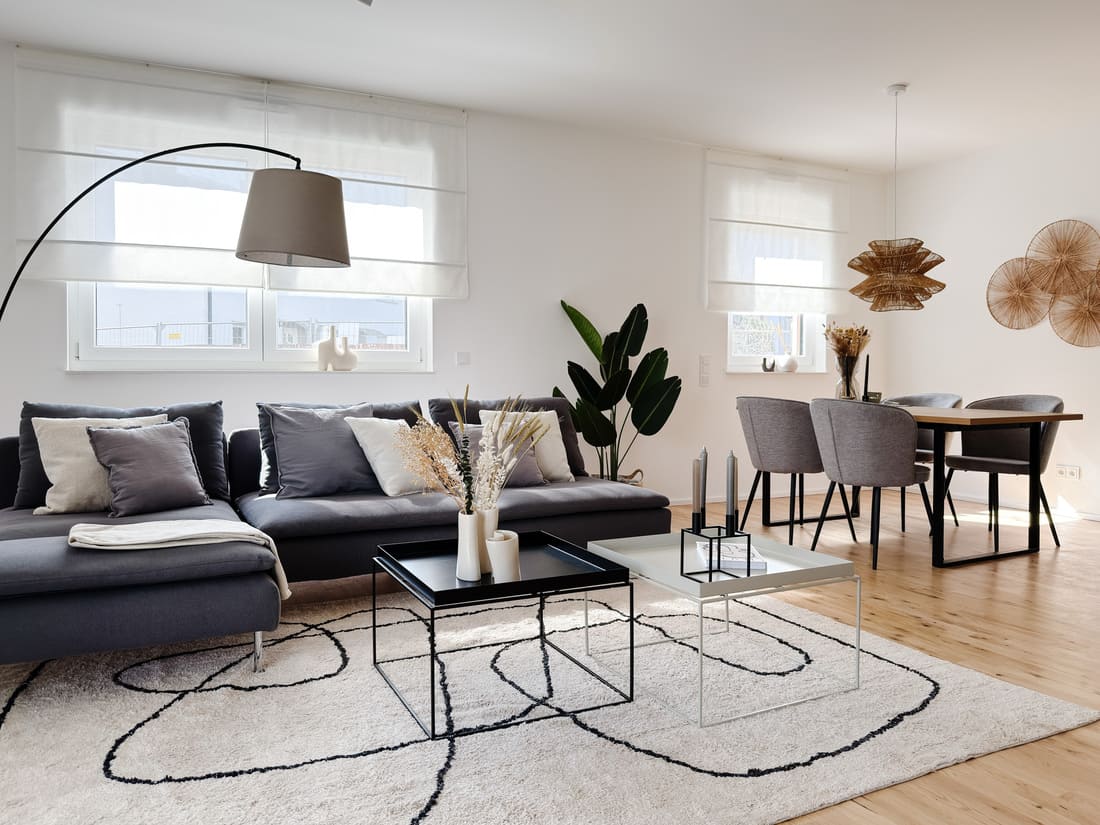 Wohn- und Essbereich nach Home Staging in einer Musterwohnung in Offenbach